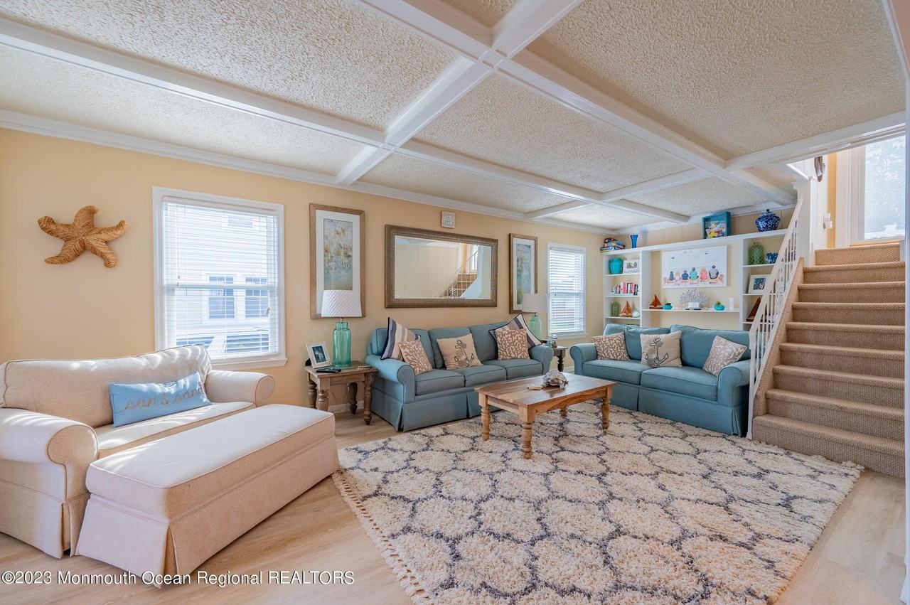 214 Atlantic Ave - Photo 4 of 41