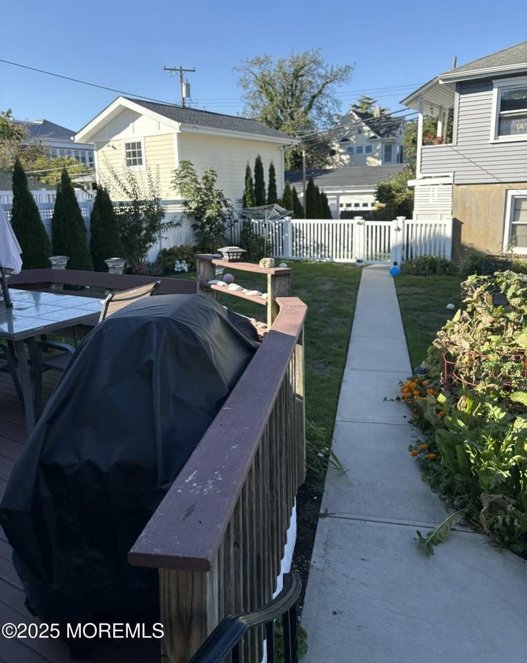 414 Washington Ave - Photo 4 of 19