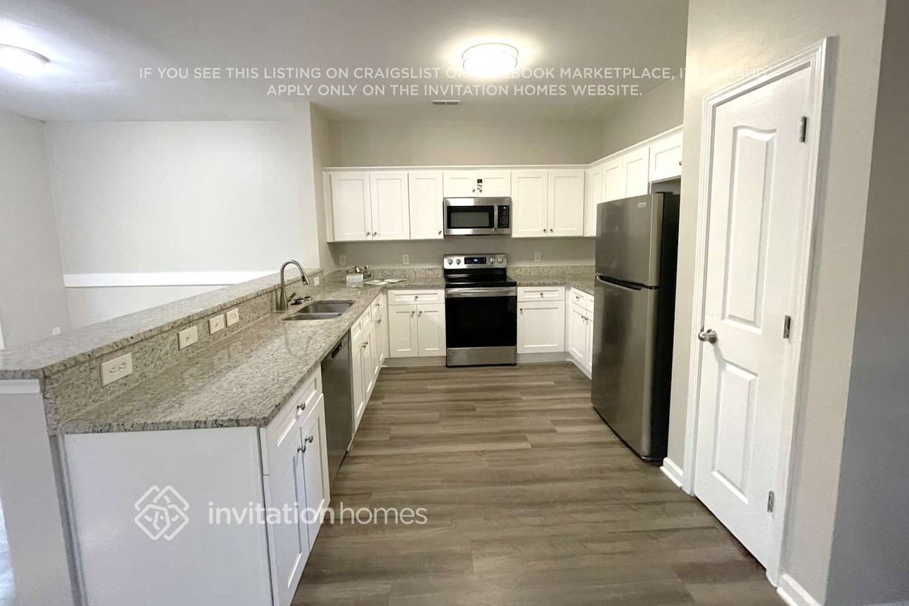 15501 Chowning Tavern Lane - Photo 3 of 12