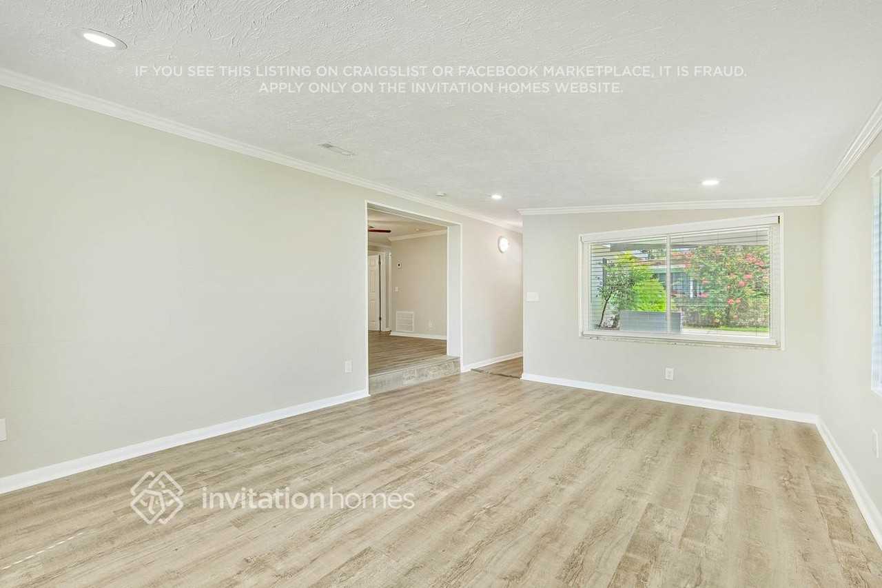 428 La Paz Pl - Photo 3 of 25