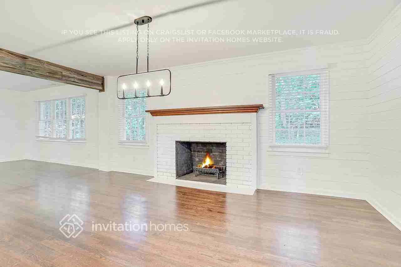 1748 Pamela Cir Sw - Photo 3 of 15