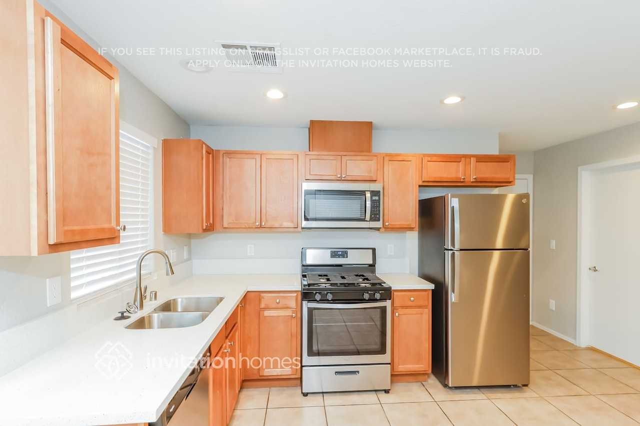 5316 Tipper Avenue - Photo 5 of 15