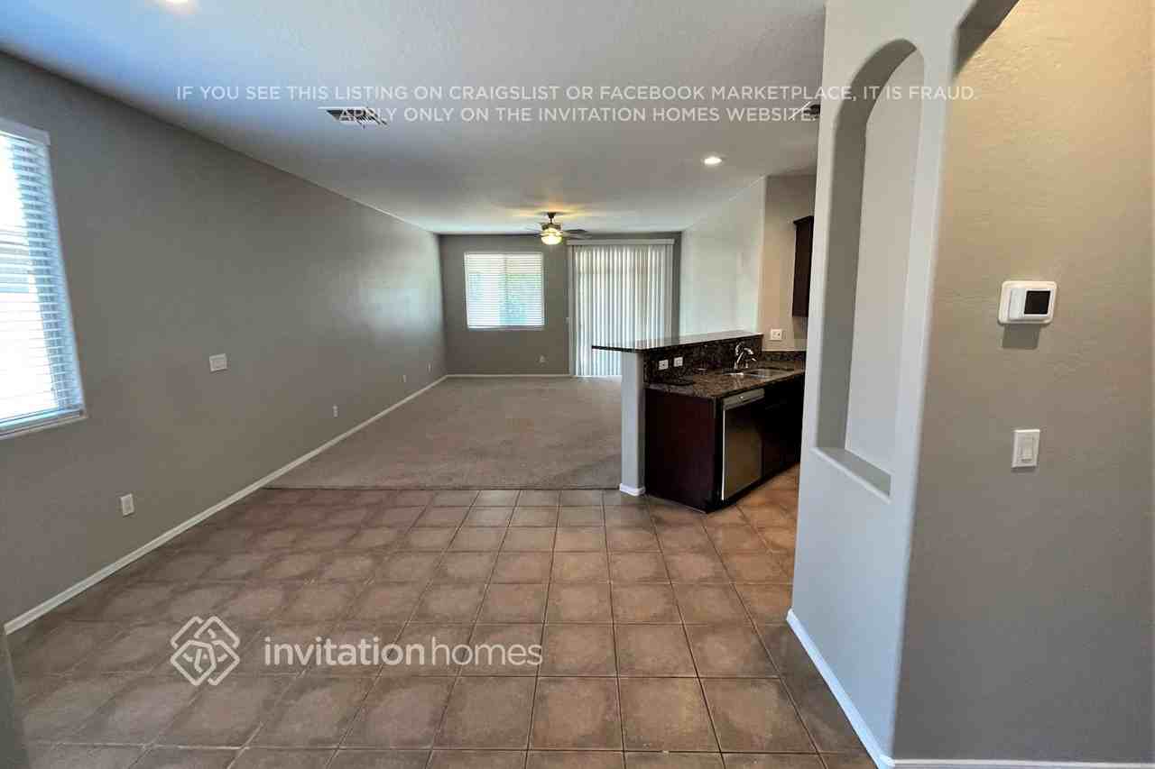 17347 West Jackson Street - Photo 3 of 16