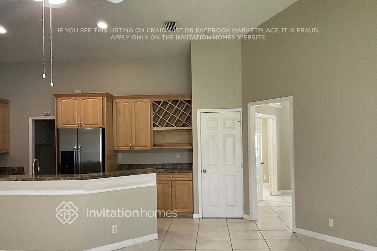 13668 Folkestone Ct - Photo 6 of 16