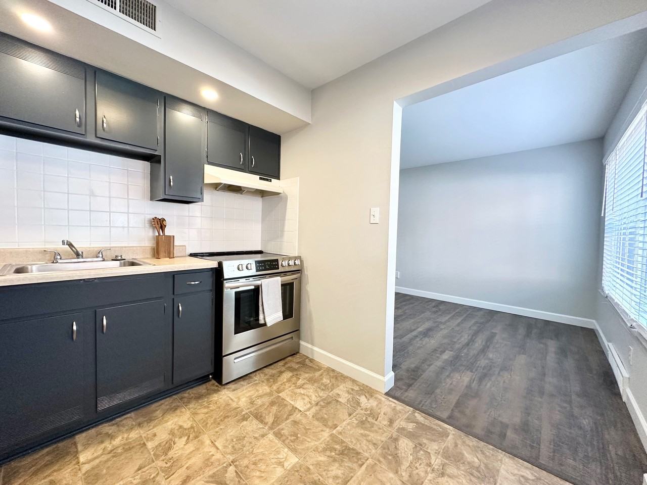 4117 Germania Avenue #1E - Photo 3 of 9