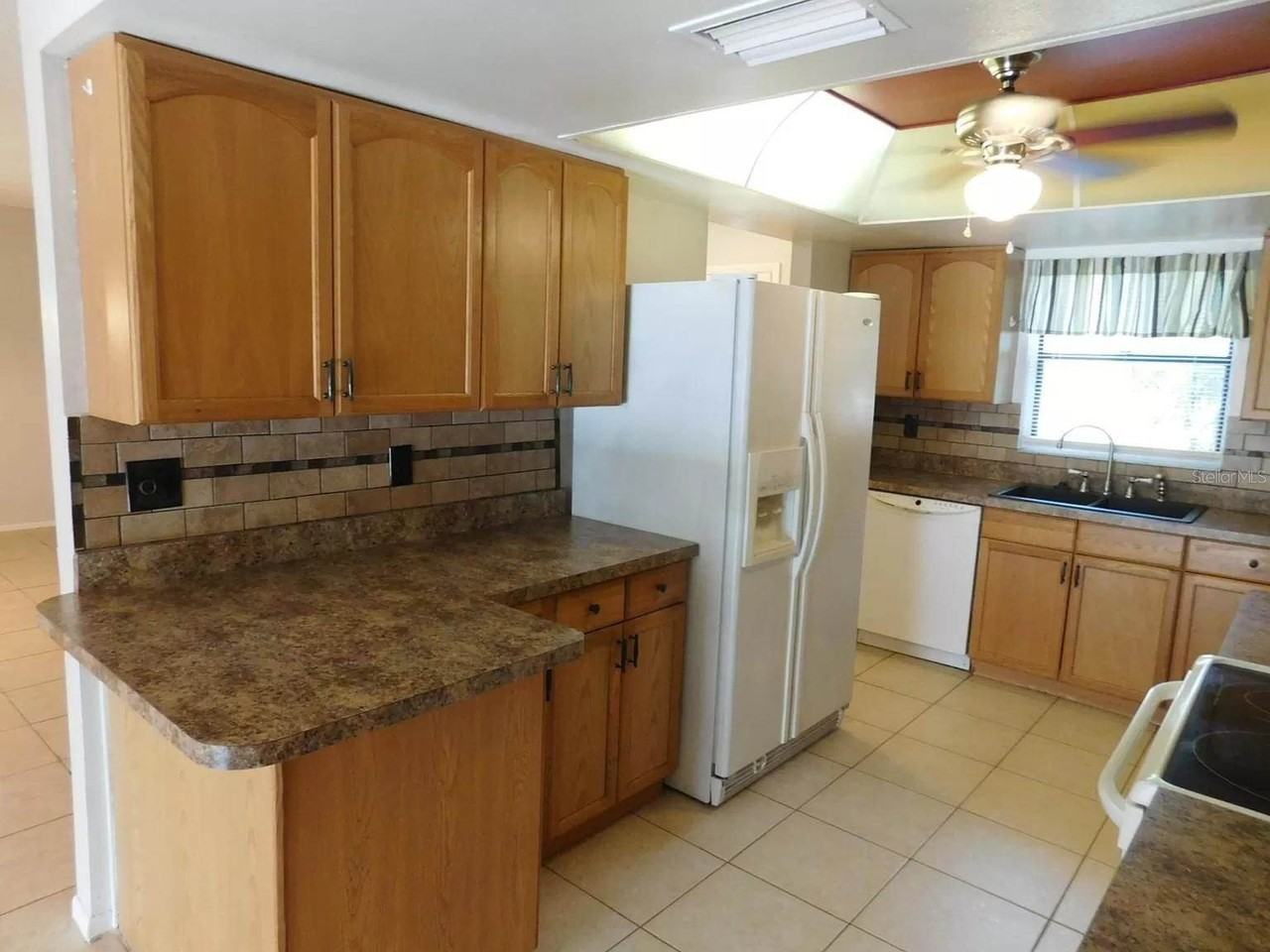 902 Plum Tree Ln - Photo 3 of 20