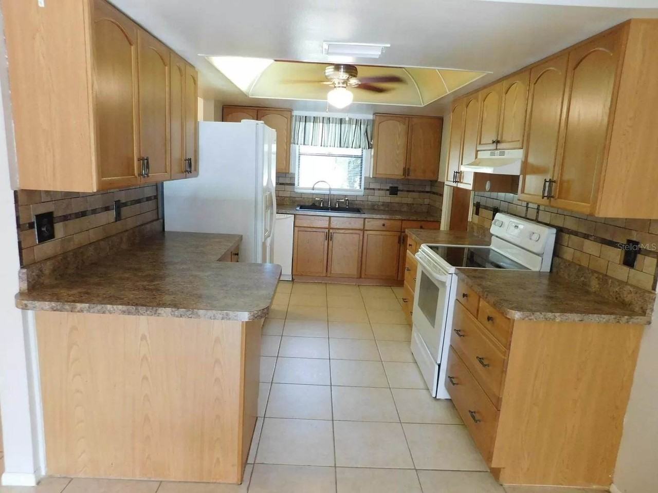 902 Plum Tree Ln - Photo 4 of 20