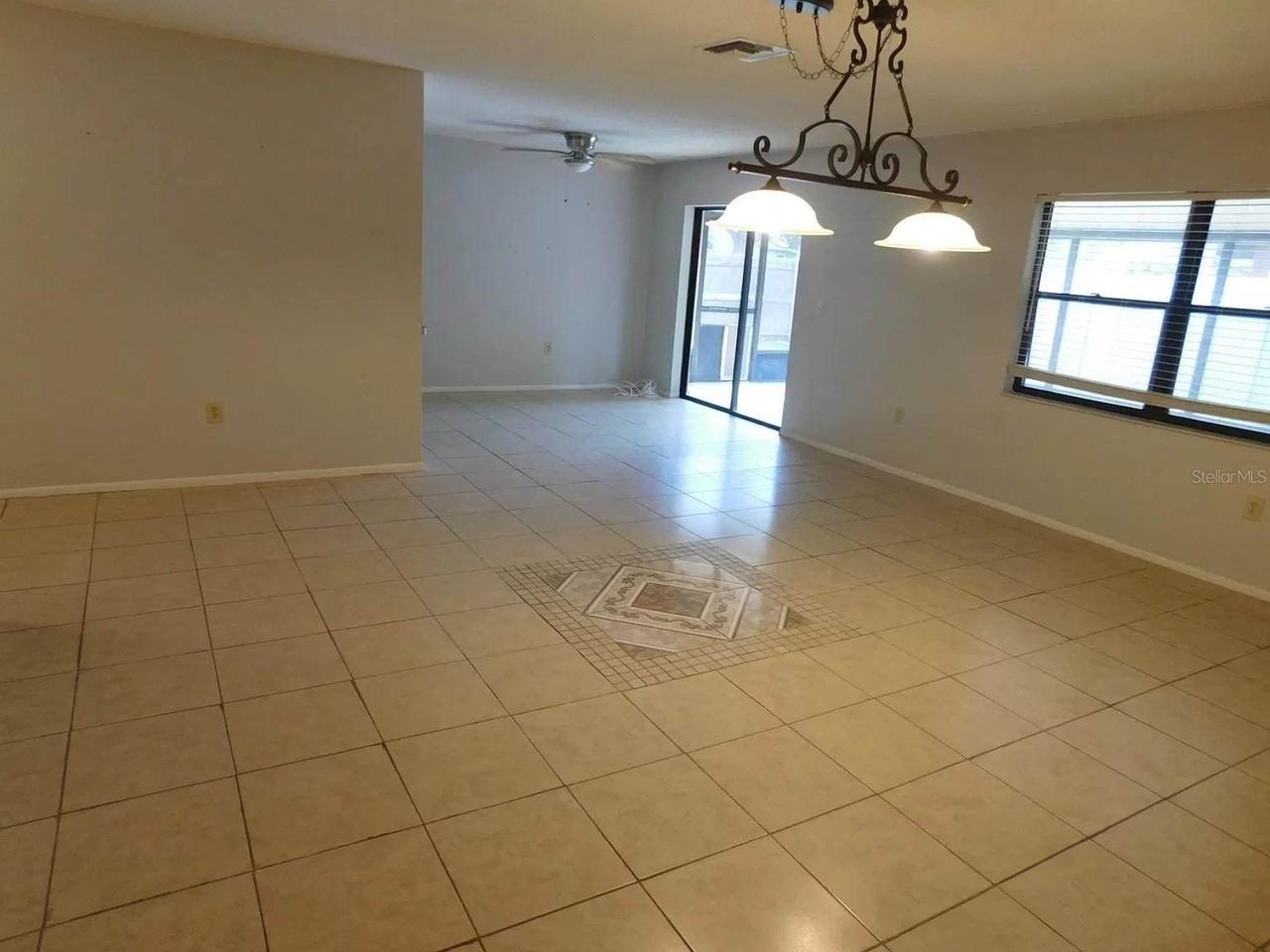 902 Plum Tree Ln - Photo 5 of 20