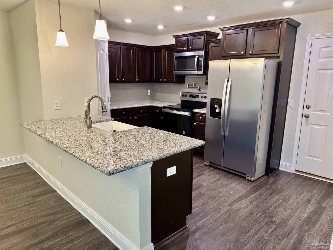 5065 Peach Dr - Photo 2 of 27