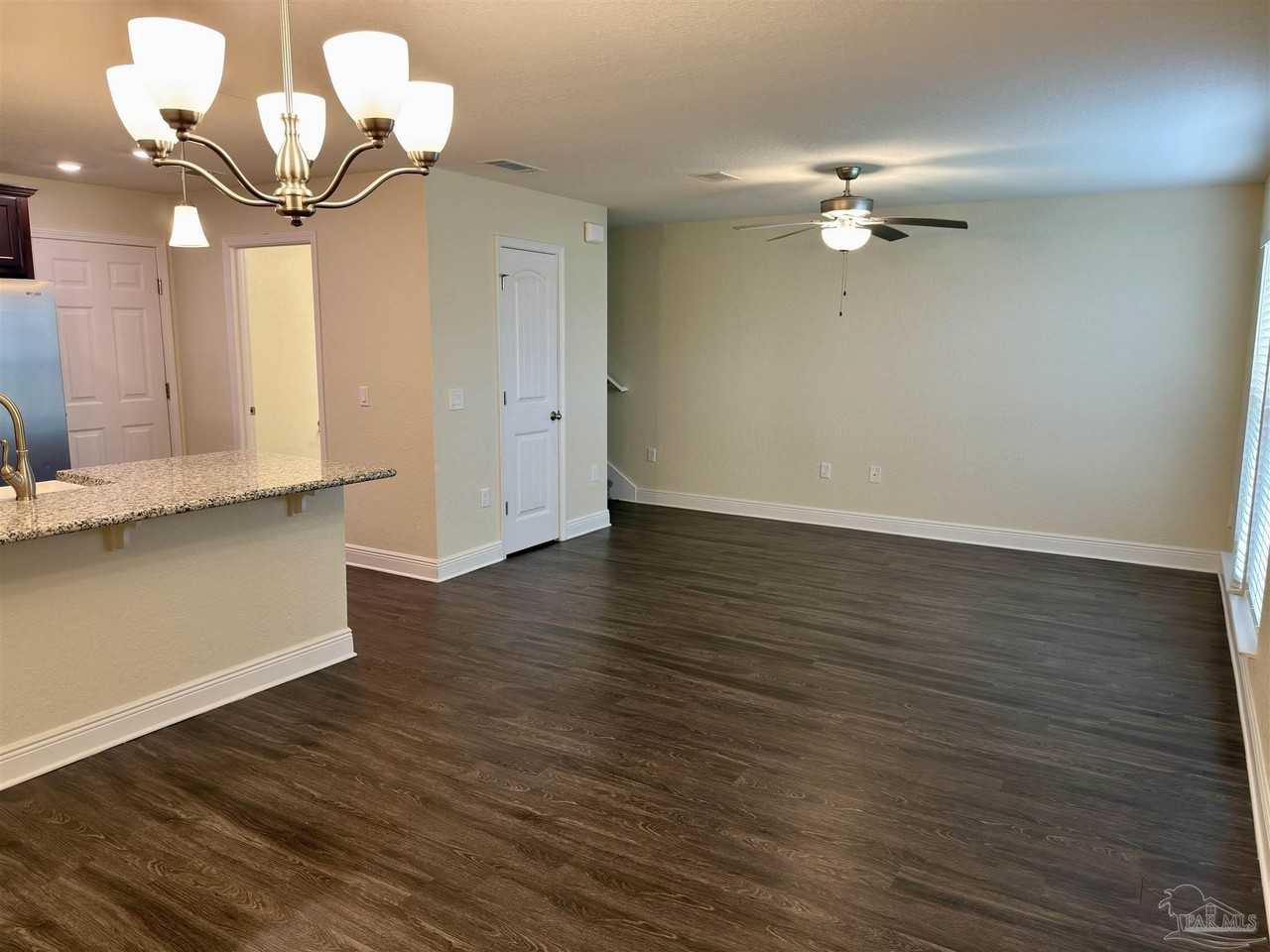 5065 Peach Dr - Photo 5 of 27