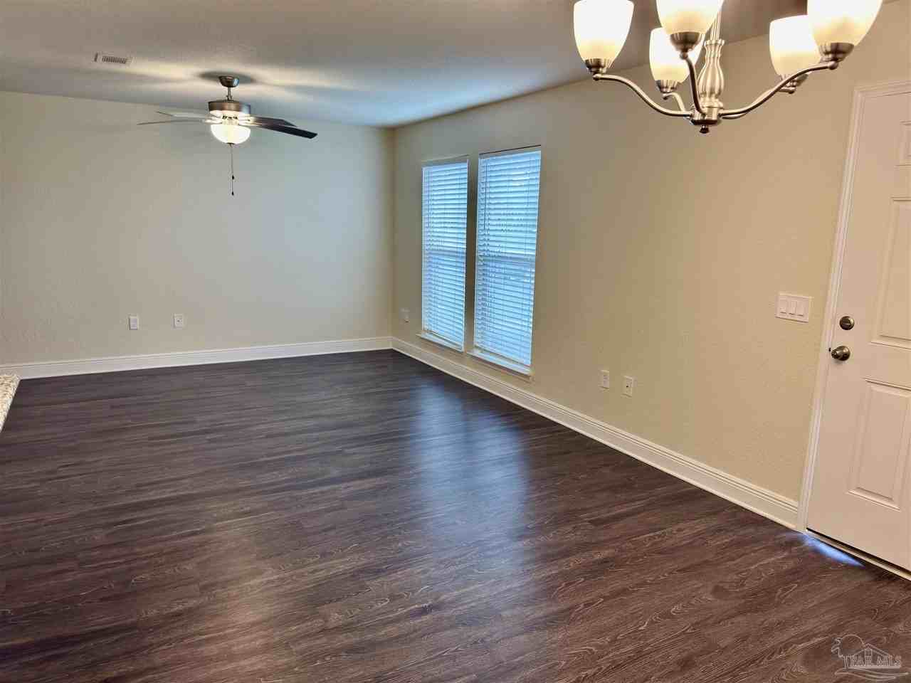 5065 Peach Dr - Photo 6 of 27