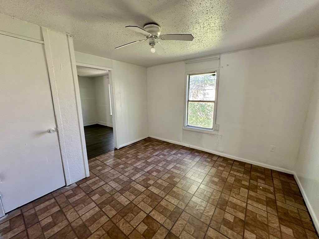 509 S Aylesford St - Photo 6 of 8