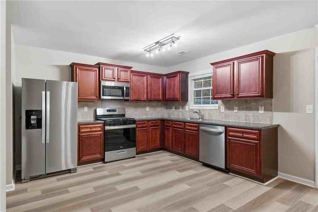 326 Hidden Creek Ln - Photo 6 of 31