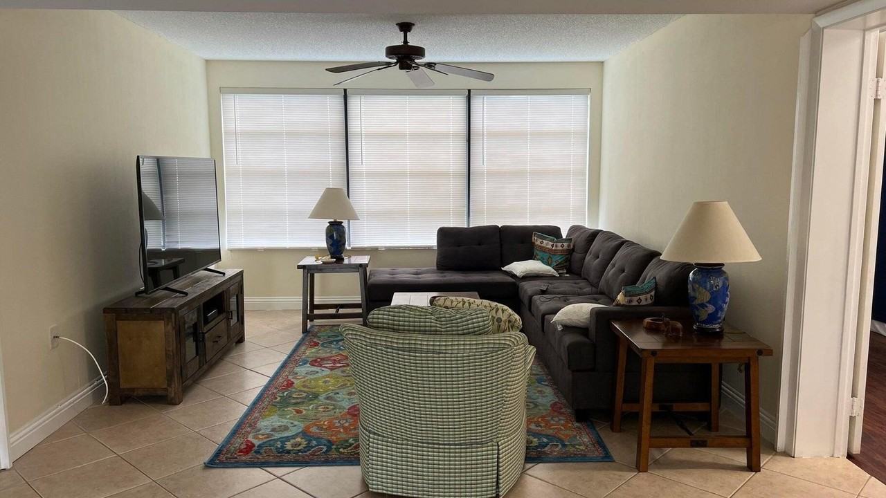 6097 Balboa Cir #303 - Photo 7 of 18