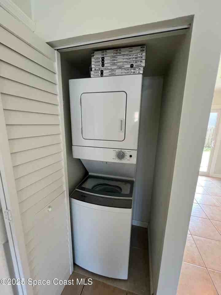 1301 Arlington Ln Ne Apt 112 #112 - Photo 6 of 15