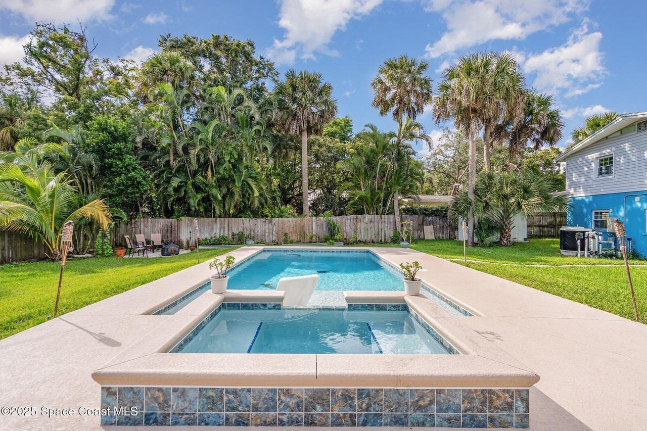 409 E Melbourne Ave - Photo 2 of 16