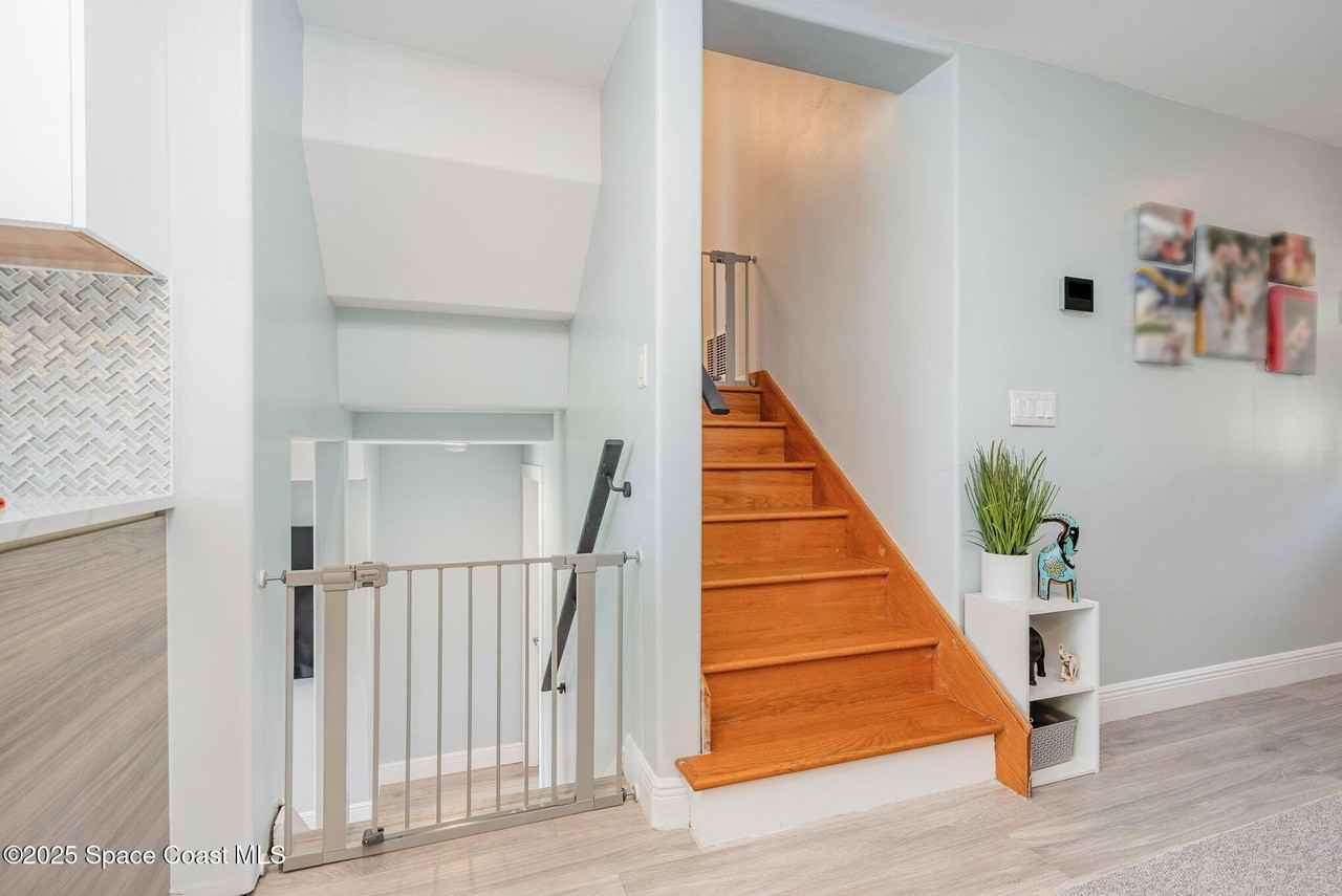 409 E Melbourne Ave - Photo 5 of 16