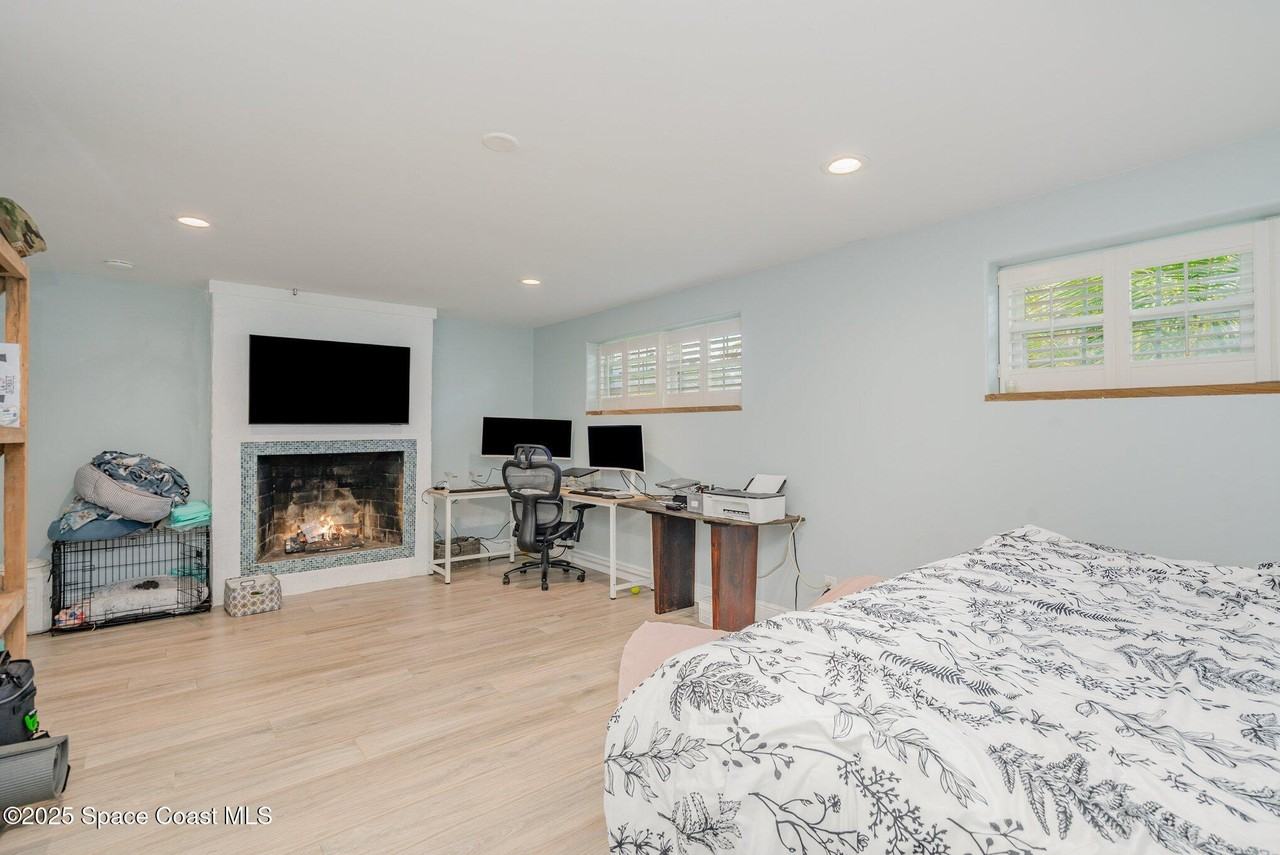 409 E Melbourne Ave - Photo 6 of 16