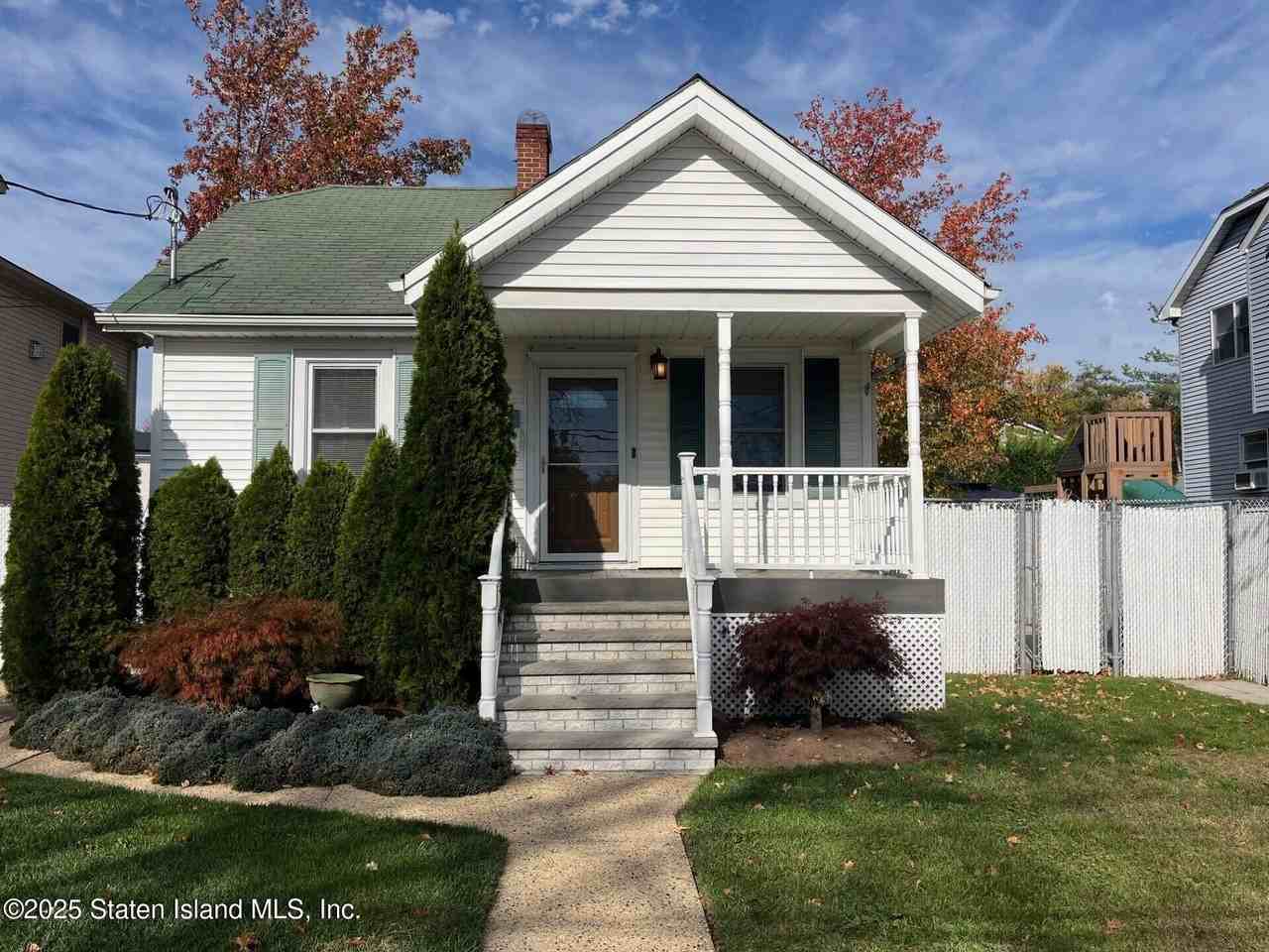 45 Outerbridge Ave - Photo 2 of 12