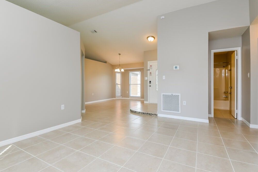 264 Magellan Dr - Photo 4 of 16