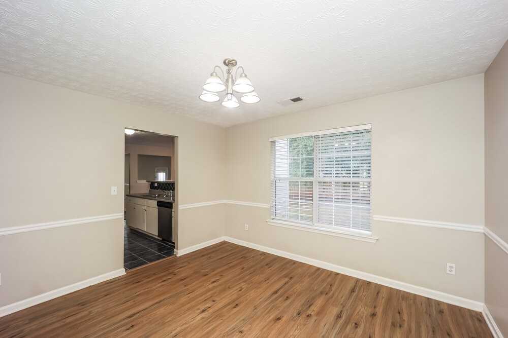 275 Vaness Dr - Photo 5 of 17