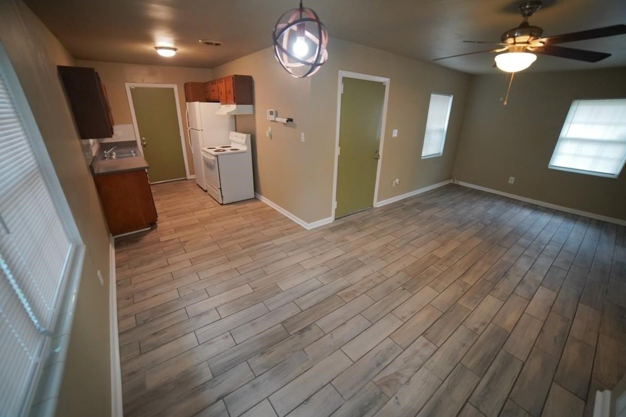 926 Apache St - Photo 6 of 25