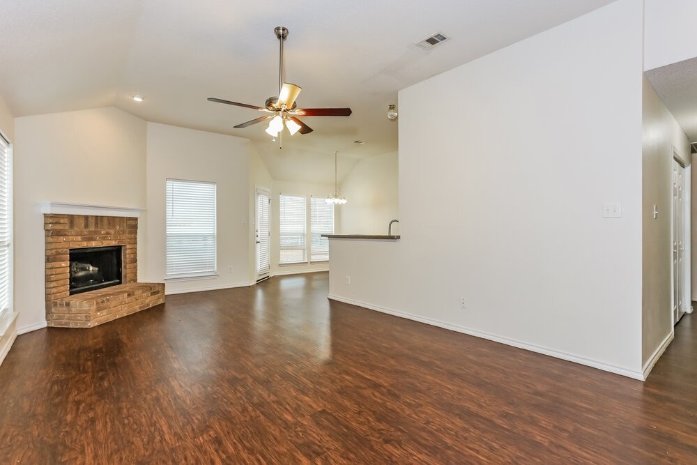 3029 Morning Dove Ln - Photo 3 of 16