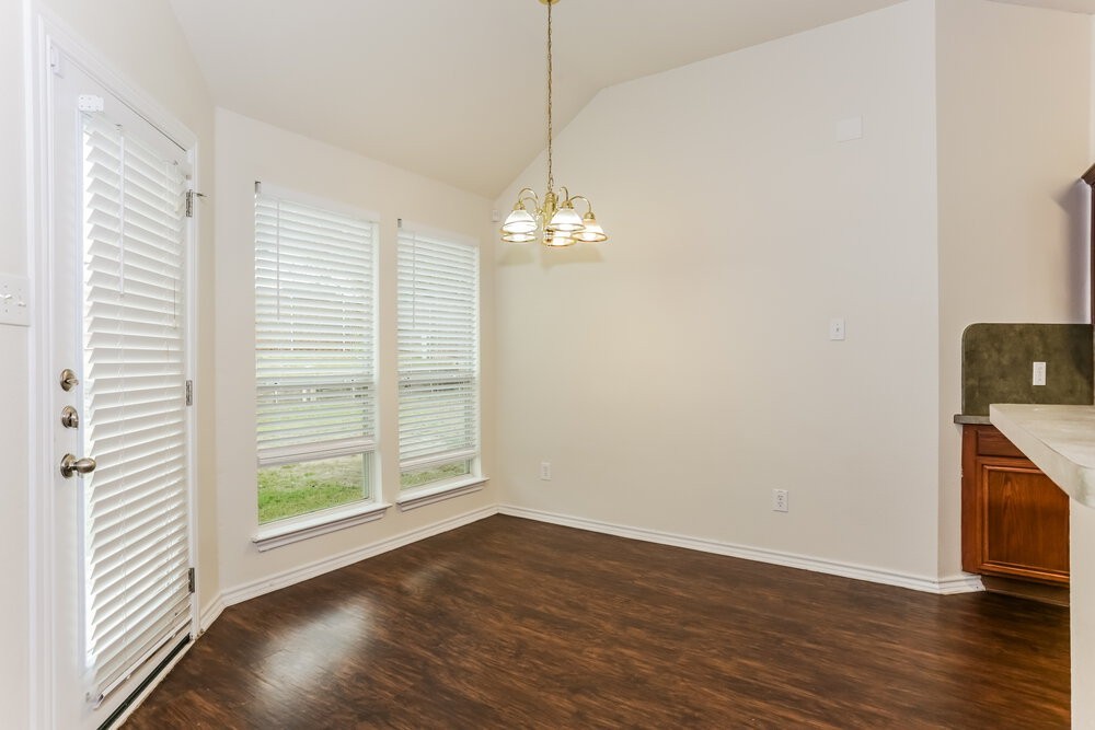 3029 Morning Dove Ln - Photo 5 of 16