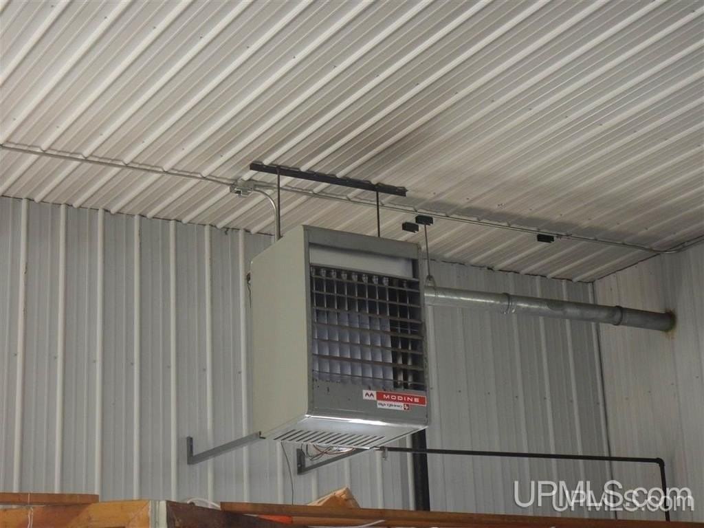 406 Railway Ave - Photo 5 of 7