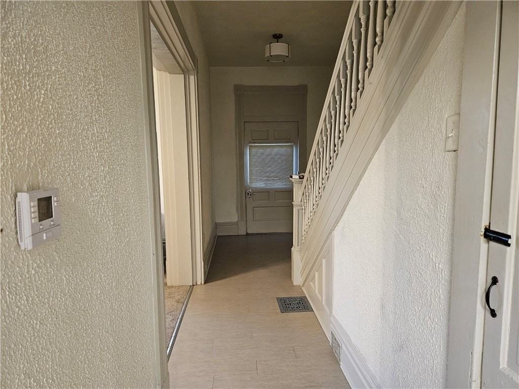 629R Walnut St - Photo 3 of 25