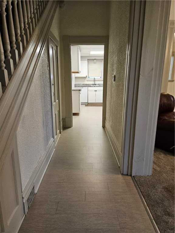 629R Walnut St - Photo 4 of 25