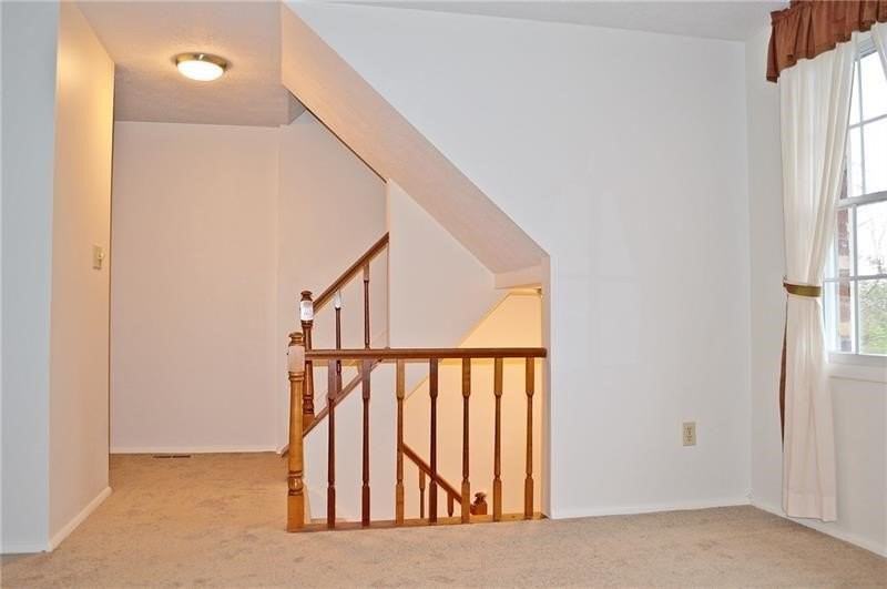 111 Scott Lane - Photo 3 of 15