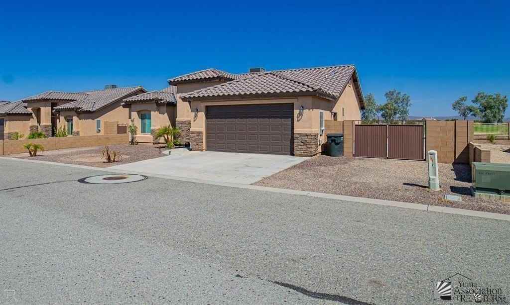 27266 Mesquite Ave - Photo 3 of 34