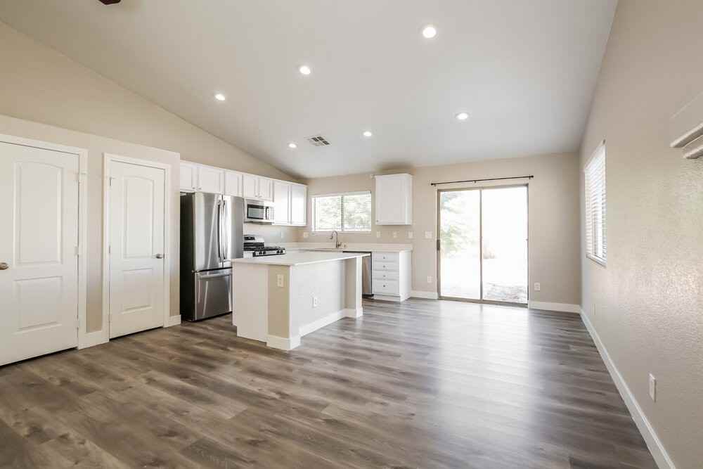 524 Claxton Ave - Photo 6 of 16