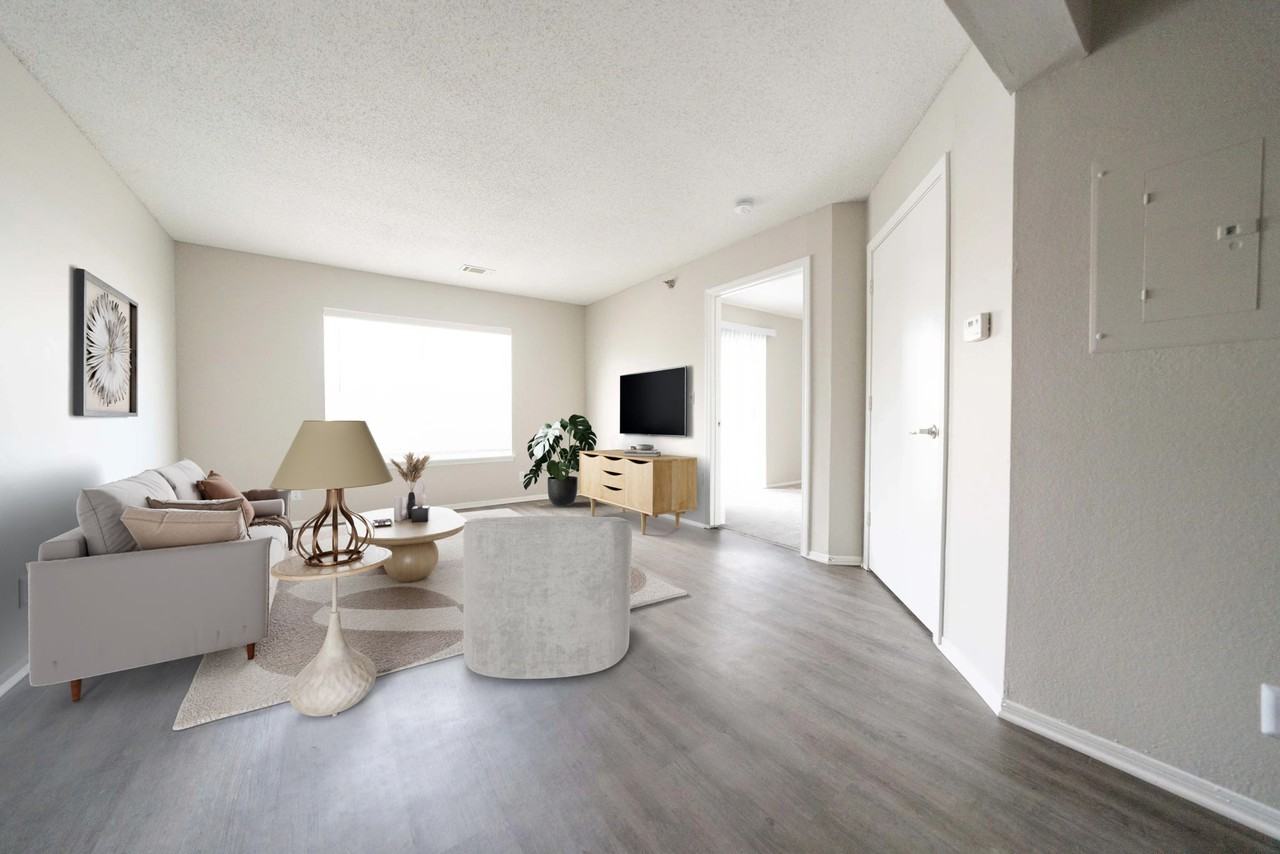 Arlo of Olathe - Photo 4 of 44