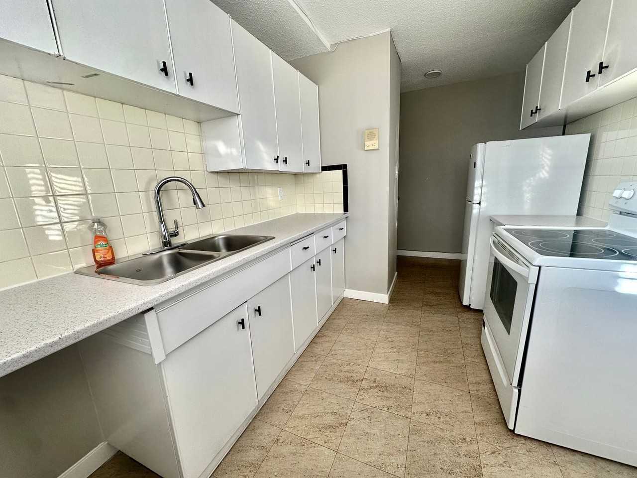 8705 152 Street - Photo 2 of 5