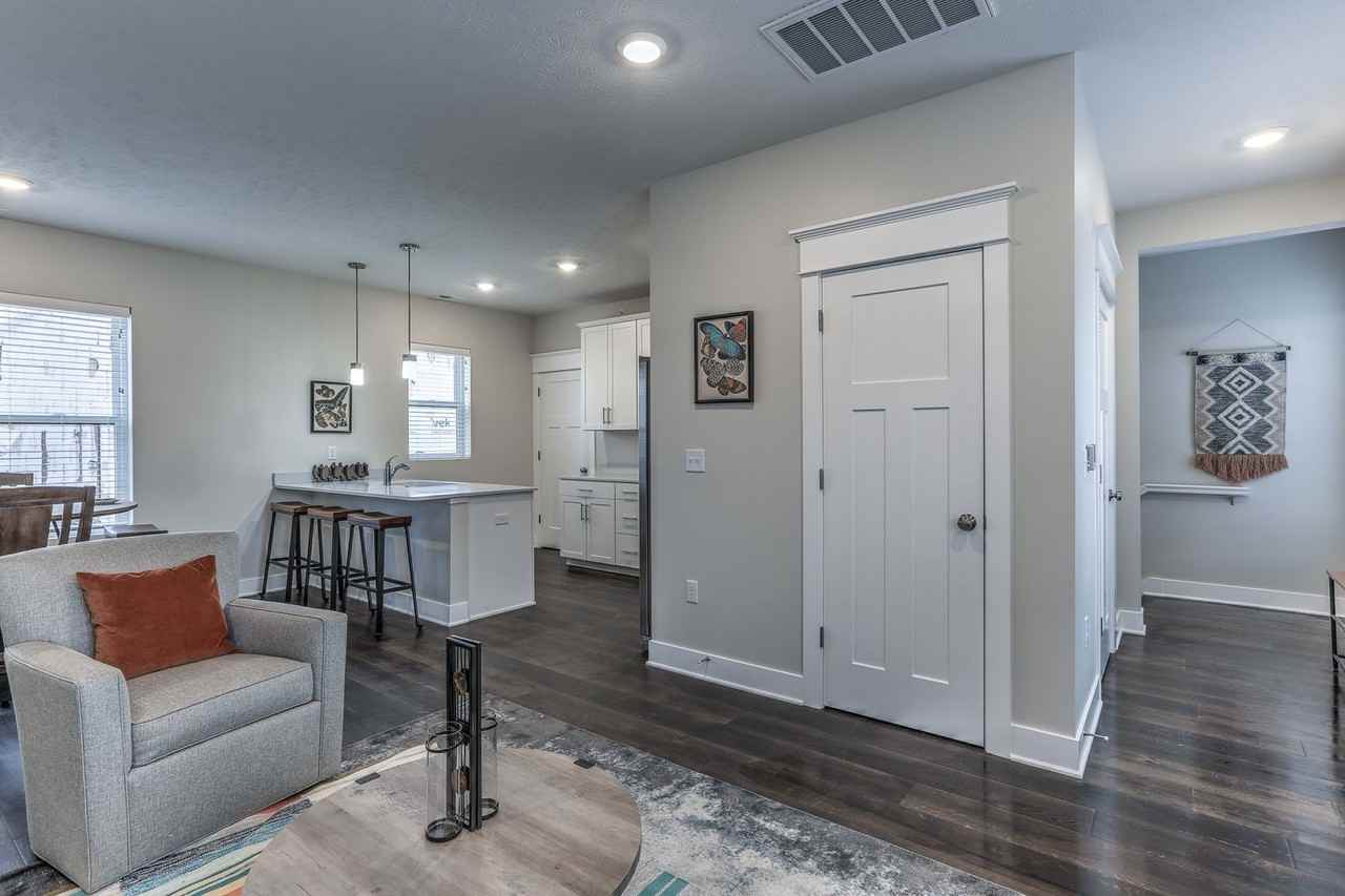 Coventry Pointe - Photo 4 of 50