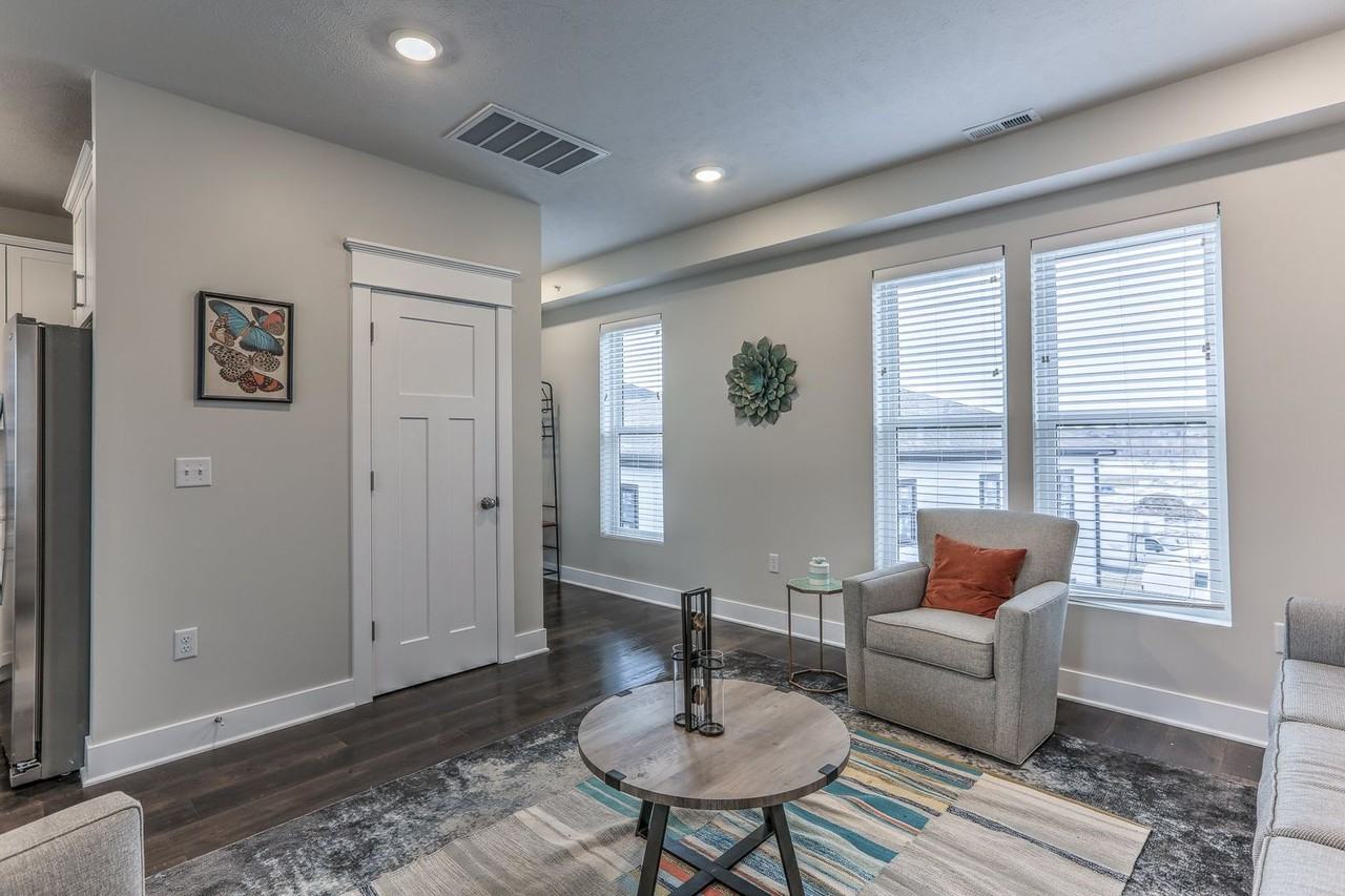 Coventry Pointe - Photo 7 of 50