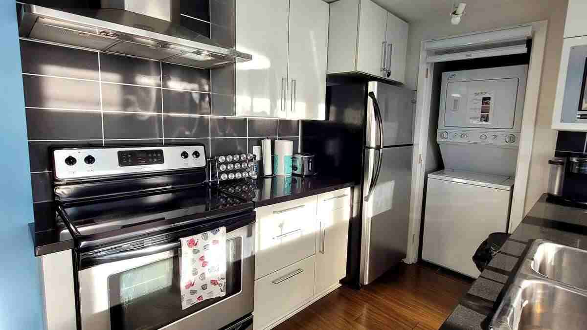 188 Keefer Place #2307 - Photo 3 of 15