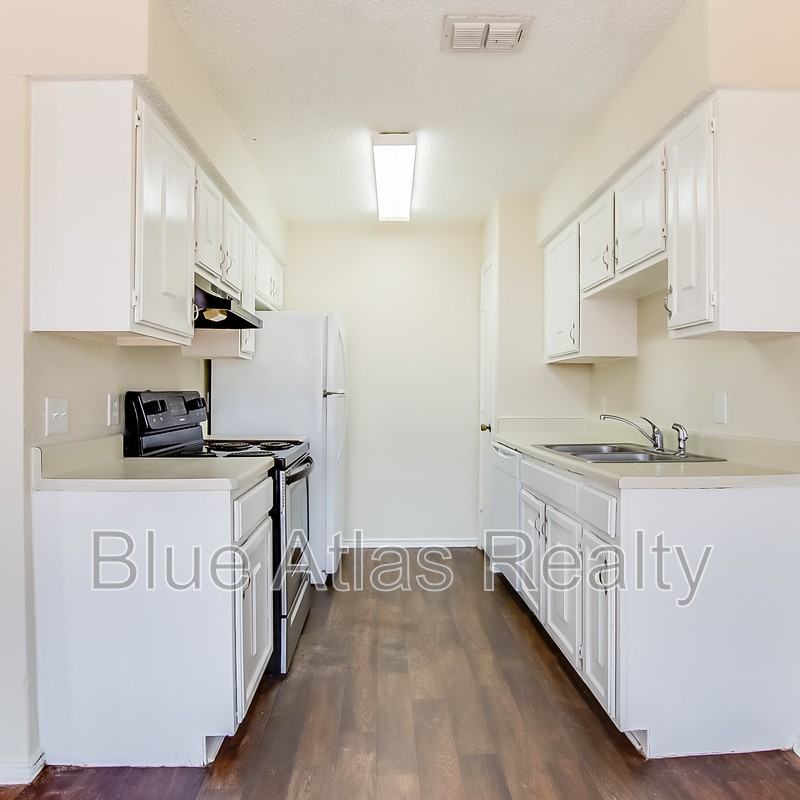 8133 Foxfire Lane - Photo 6 of 19