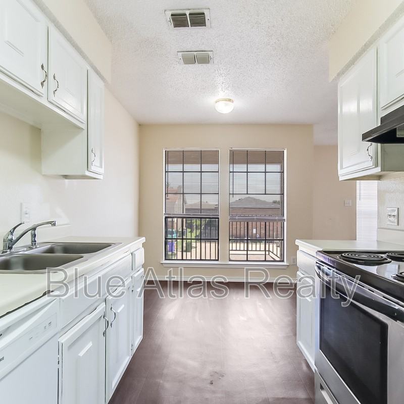 8133 Foxfire Lane - Photo 7 of 19