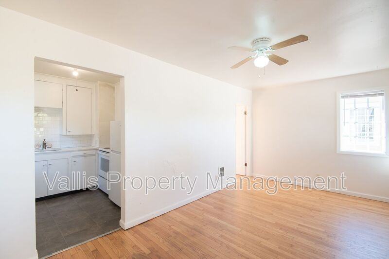 526 19th St Ne - Photo 5 of 10