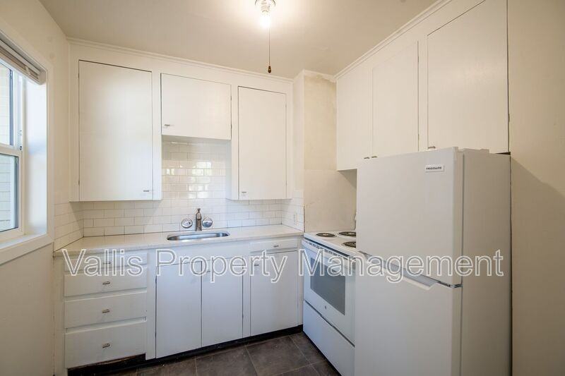 526 19th St Ne - Photo 6 of 10