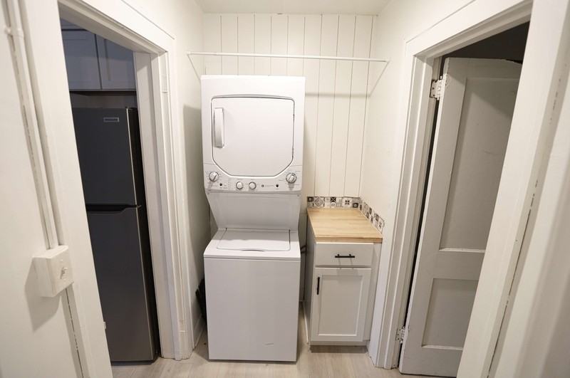 826 Pennoyer Avenue - Photo 6 of 6