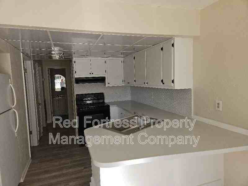 720 Karlov St - Photo 3 of 7