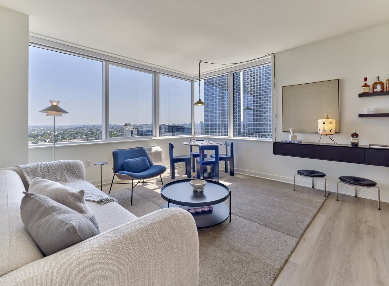 The Journal - North Tower - Photo 2 of 15