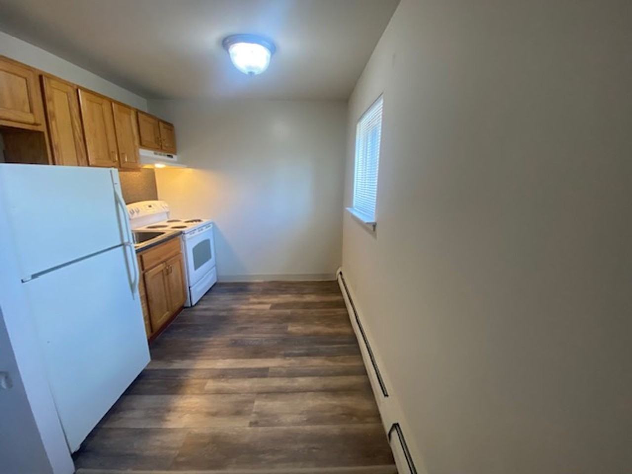 HOLLY GARDEN APARTMENTS - Photo 4 of 16