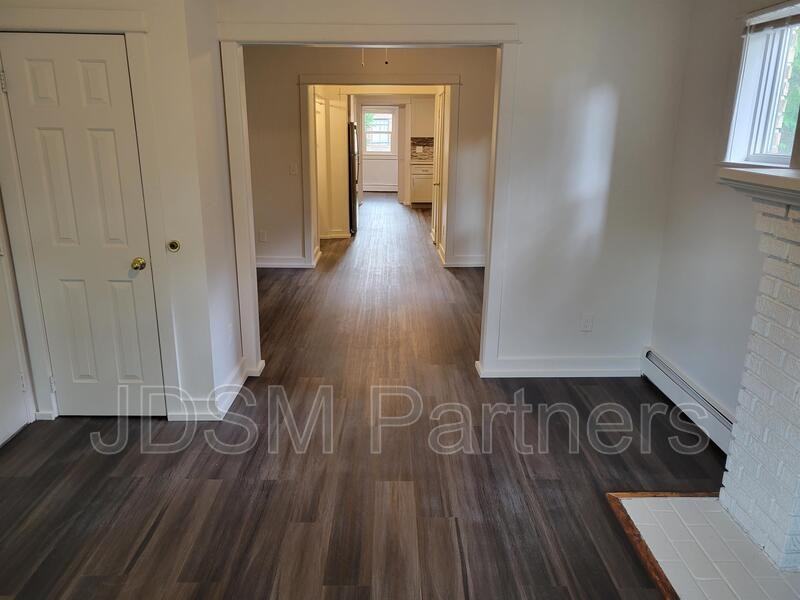 1570 Detroit St - Photo 6 of 28