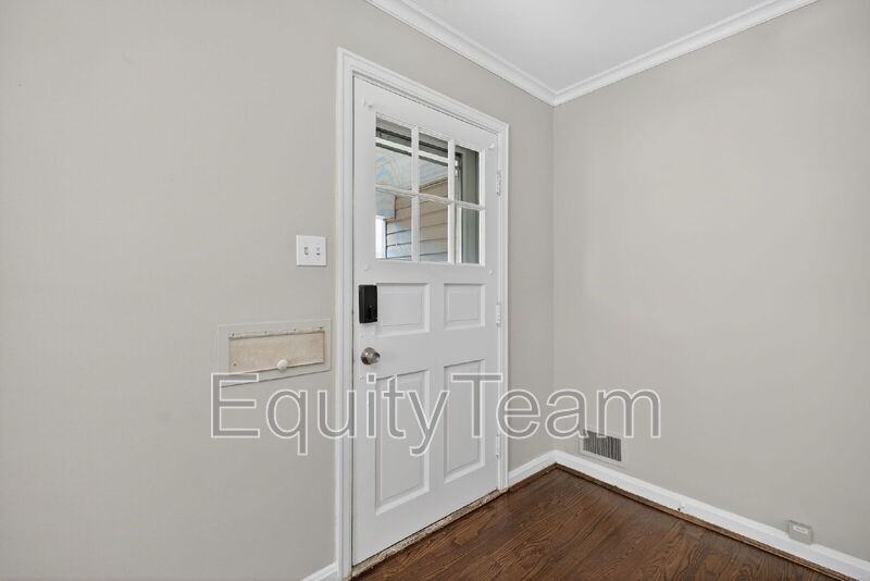 7020 La Boiteaux Avenue - Photo 5 of 31