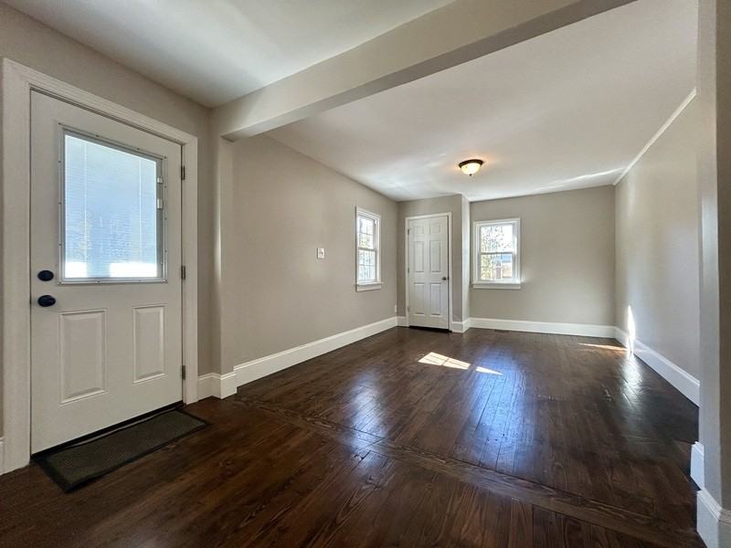 217 Skyland Ave - Photo 4 of 31